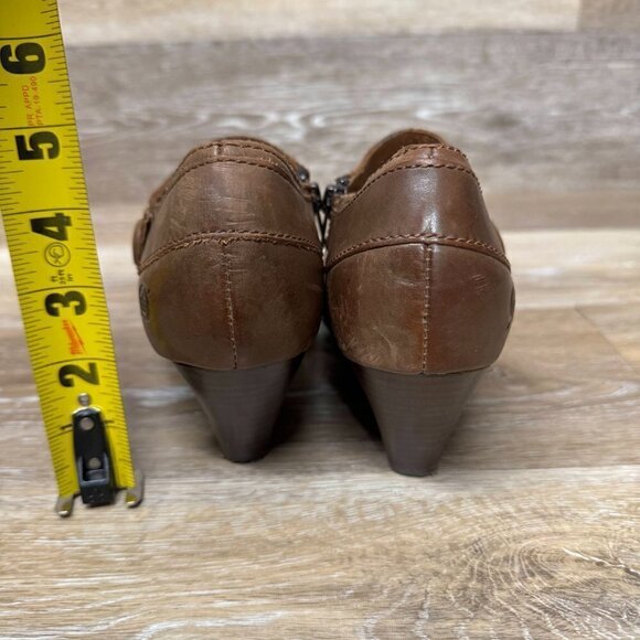 BORN  Women's Calixta Button Brown Side Zip Booties Size 6 - Picture 3 of 7